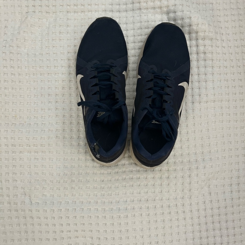 Nike tennis shoes
